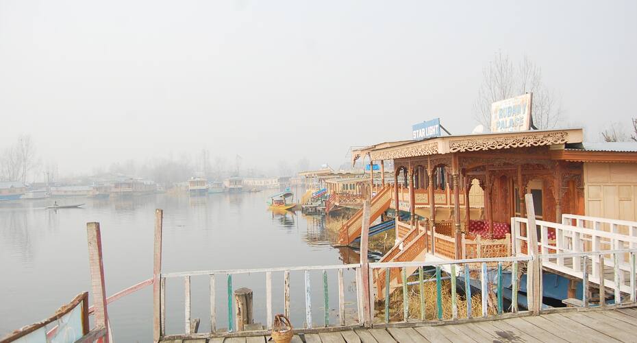Cheerful Charley Houseboat, Srinagar 5